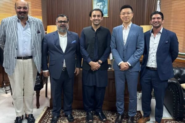 PVARA chairman Bilal Bin Saqib meeting Huawei delegation on cybersecurity cooperation in Pakistan