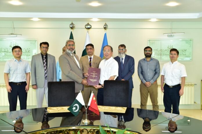 PAEC Foundation signs a contract for a 5MW hydropower project at the Chashma-5 Nuclear Power Plant site.